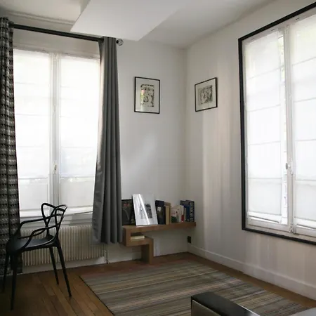 Charming In The 13th Arrondissement Parigi